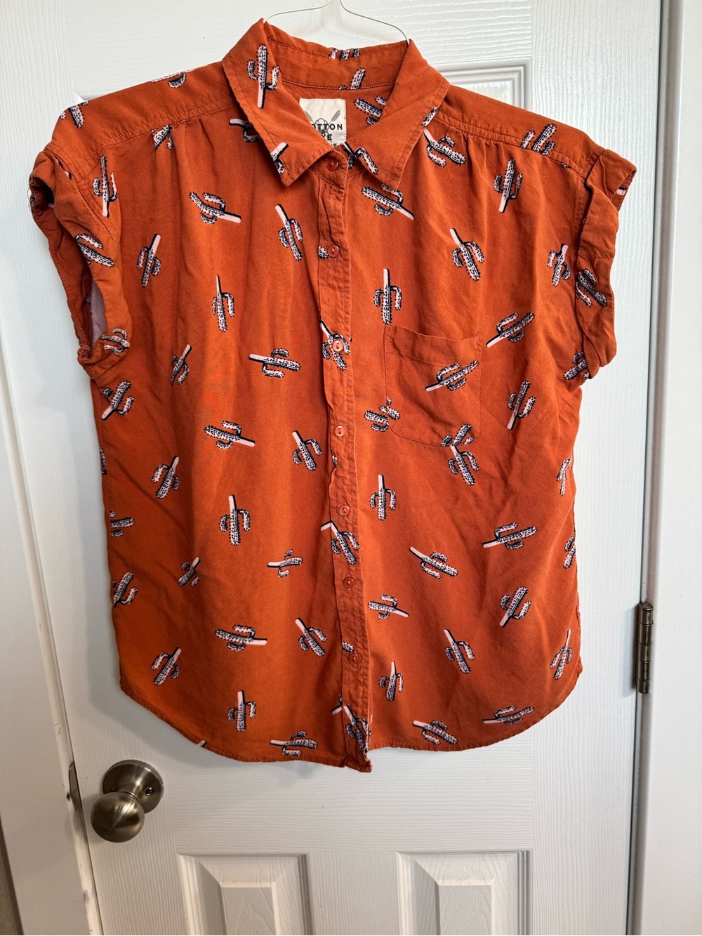 Women’s Short-Sleeve Button-Down Shirt in Rust Orange with Pink Cactus Print - Picture 2 of 8